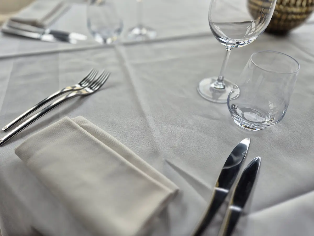 Table dressée au restaurant Le Preti, Ancenis